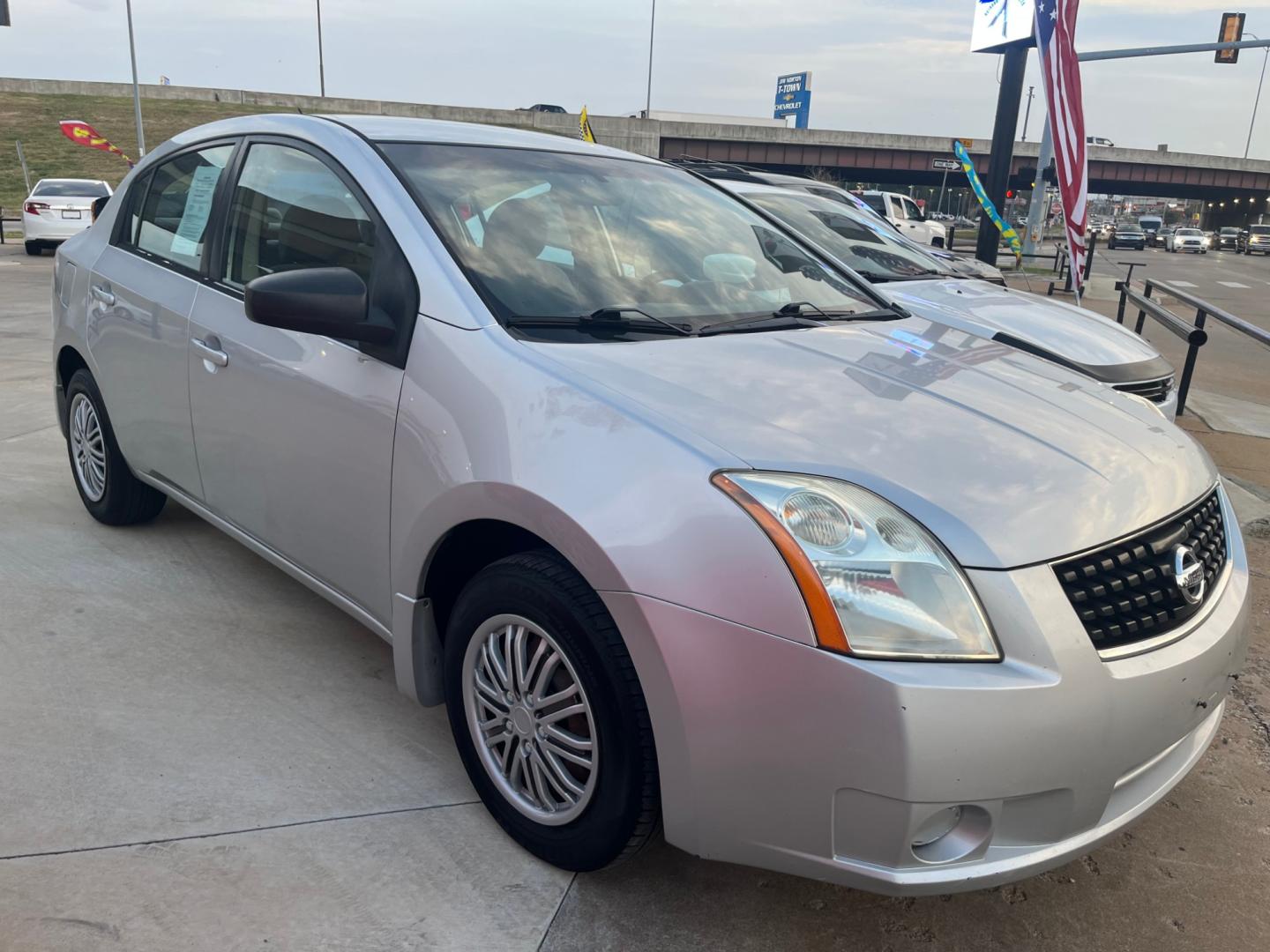 2009 SILVER NISSAN SENTRA 2.0 (3N1AB61E39L) with an 2.0L L4 DOHC 16V engine, CVT transmission, located at 8101 E. Skelly Dr., Tulsa, OK, 74129, (918) 592-3593, 36.121891, -95.888802 - Photo#1